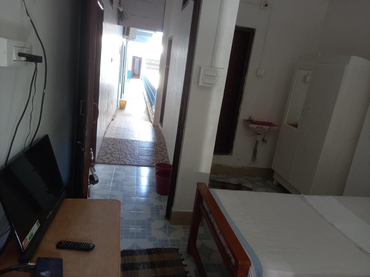 Parisha Residency- Temple Side Hotel チダンバラム エクステリア 写真