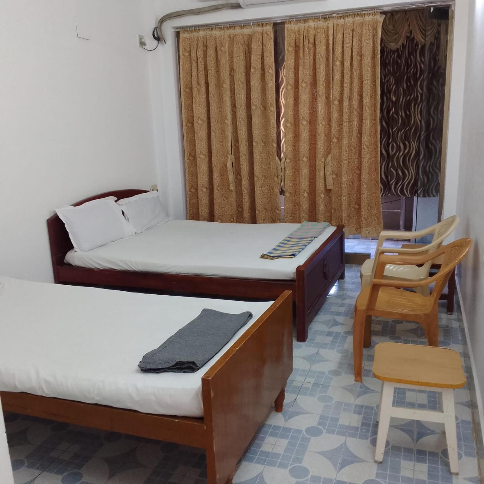 Parisha Residency- Temple Side Hotel チダンバラム エクステリア 写真